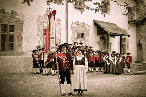 Fähnrich mit Fahnenpatin